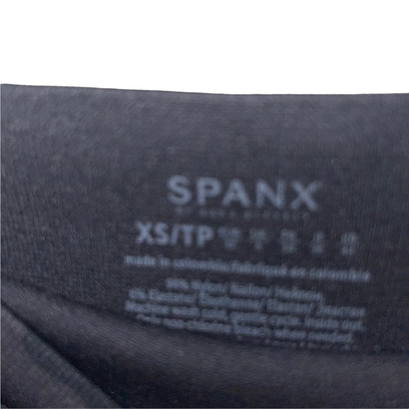 NWT Spanx Woman Pants Size XS ! - Picture 3 of 4